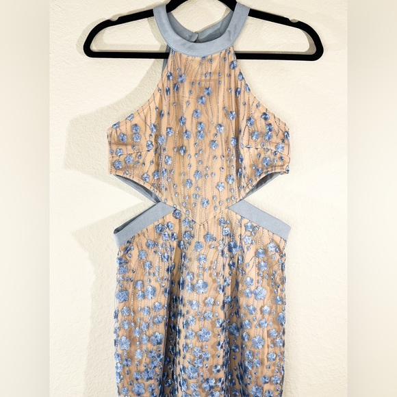 L’ATISTE Lace & Embroidered Midi Cocktail Dress, Size M - Picture 6 of 13